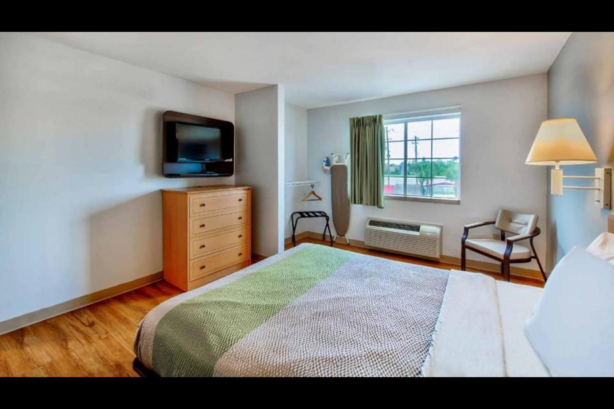 Oyo Townhouse Sulphur,La Extended Stay Esterno foto