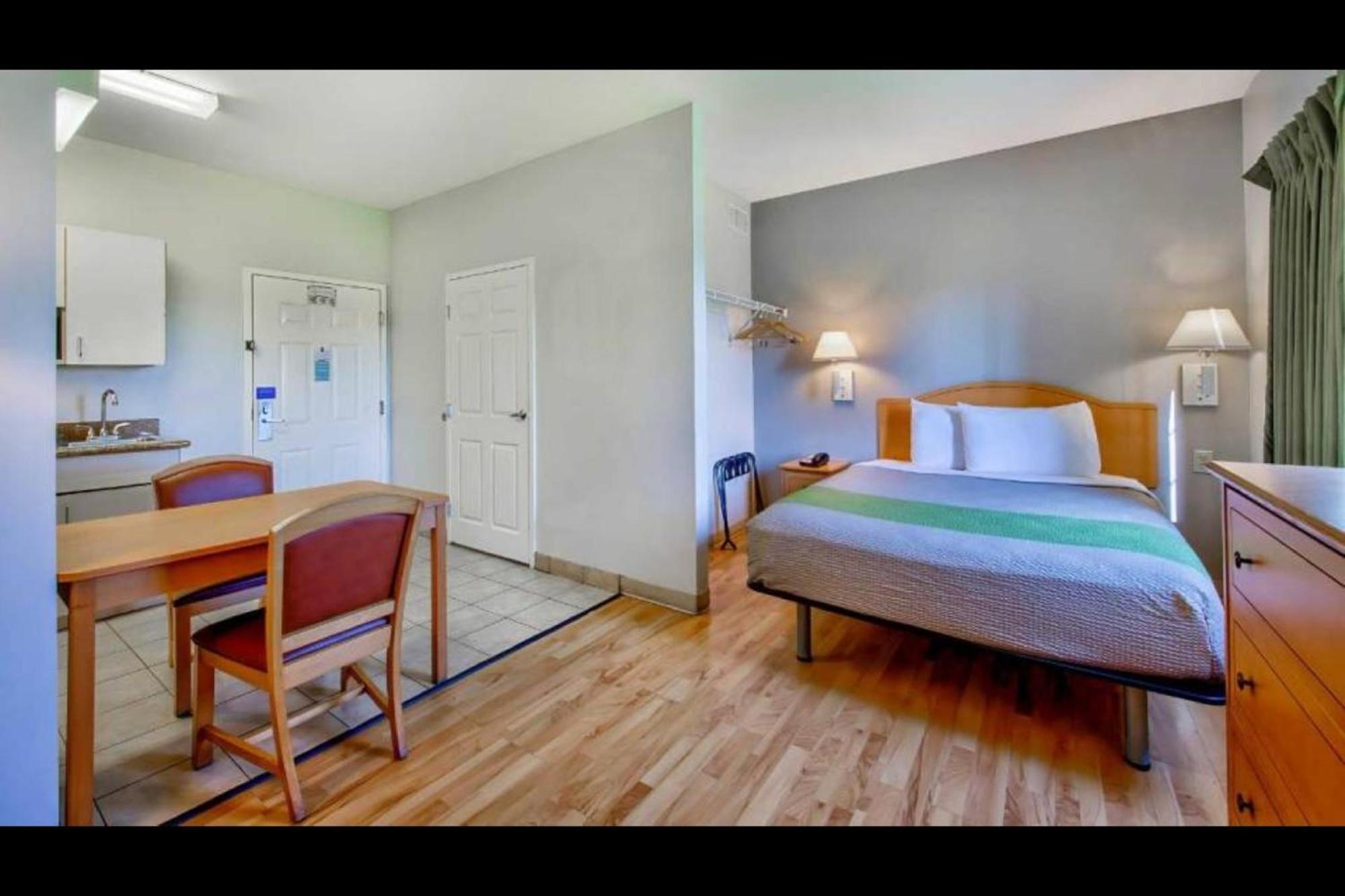 Oyo Townhouse Sulphur,La Extended Stay Esterno foto