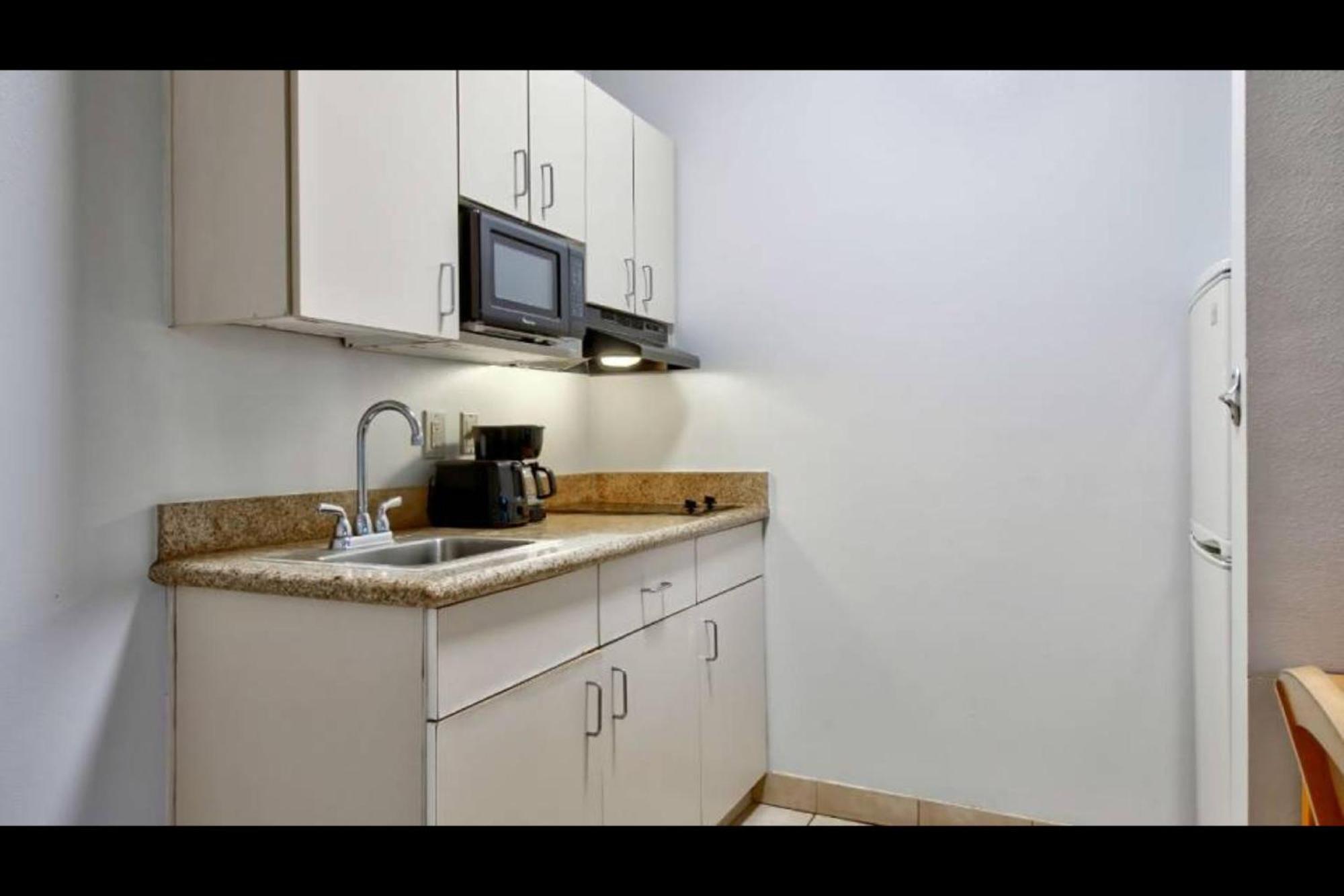 Oyo Townhouse Sulphur,La Extended Stay Esterno foto