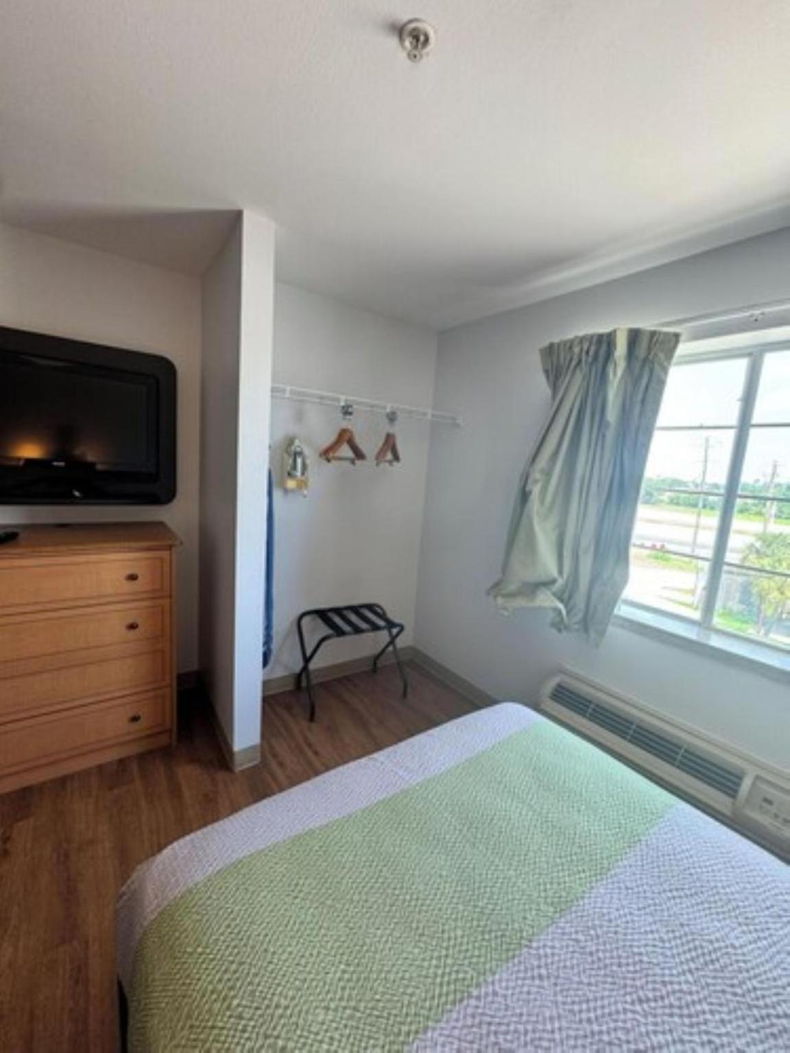 Oyo Townhouse Sulphur,La Extended Stay Esterno foto