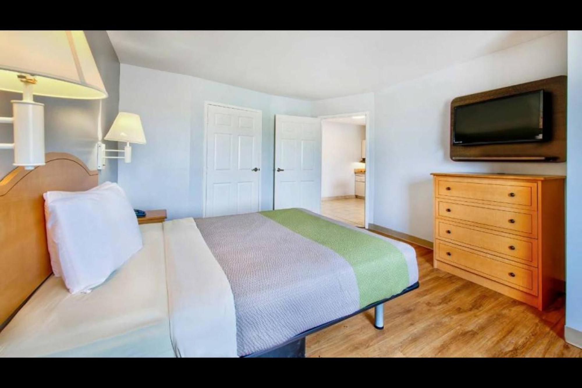 Oyo Townhouse Sulphur,La Extended Stay Esterno foto